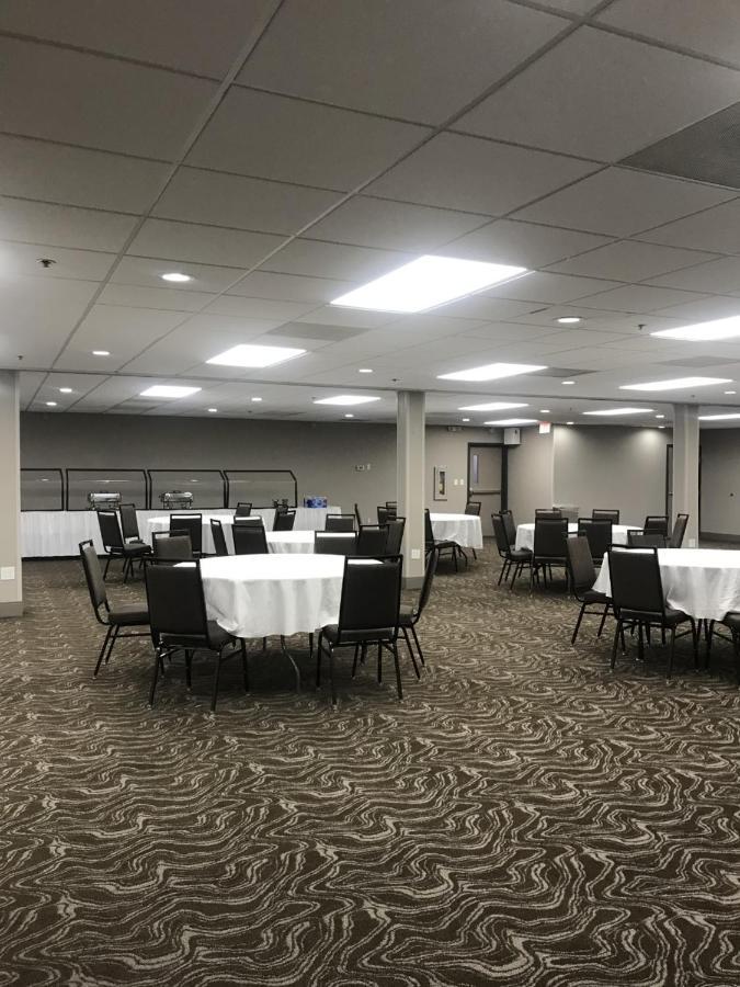 Country Inn & Suites By Radisson, Fargo, Nd מראה חיצוני תמונה