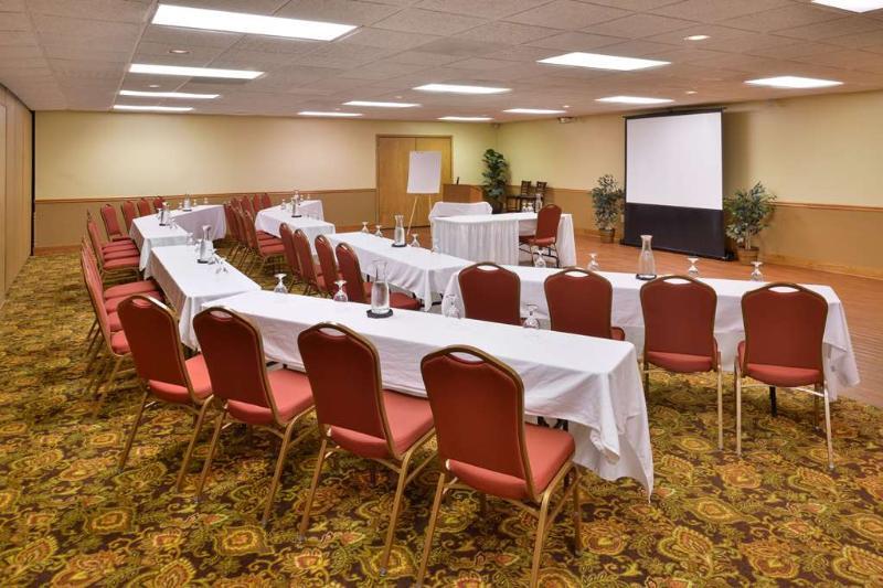 Country Inn & Suites By Radisson, Fargo, Nd מראה חיצוני תמונה